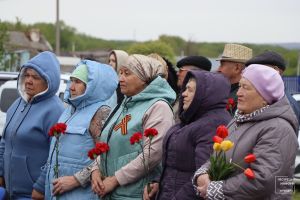 К 80-летию Победы в Иске-Юрте открыли памятник 106 фронтовикам