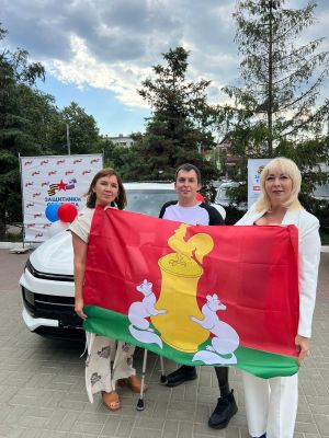 Питрәчтән СВО ветеранына автомобиль тапшырдылар