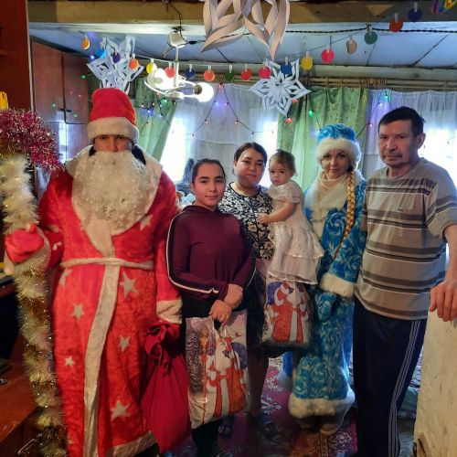Маленьких пестречинцев посетил Полицейский Дед Мороз