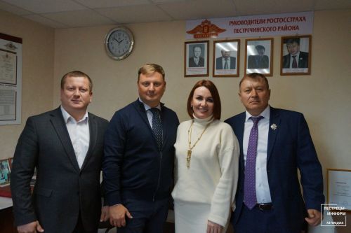 Пестречинские страховщики отмечают сегодня профессиональный праздник