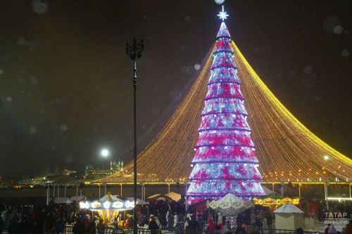 Открытие елок в Казани перенесли