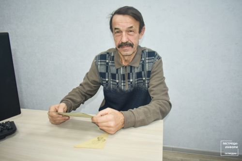 Житель деревни Альвидино хранит у себя письмо-треугольник с фронта