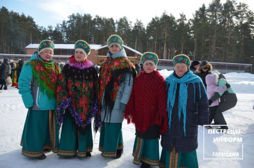 В Пестрецах в сосновом бору отметили Масленицу