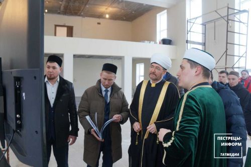 Председатель ДУМ РФ Равиль хазрат Гайнутдин посетил мечеть в селе Пестрецы