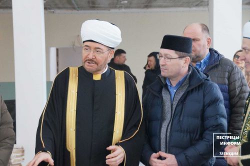 Председатель ДУМ РФ Равиль хазрат Гайнутдин посетил мечеть в селе Пестрецы