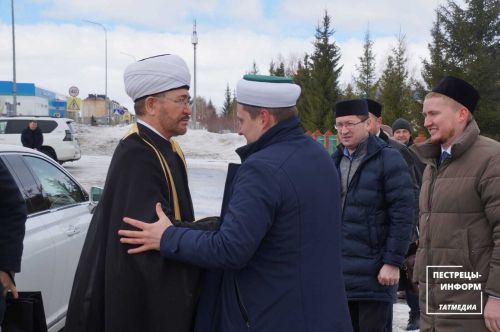 Председатель ДУМ РФ Равиль хазрат Гайнутдин посетил мечеть в селе Пестрецы