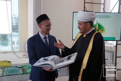 Председатель ДУМ РФ Равиль хазрат Гайнутдин посетил мечеть в селе Пестрецы