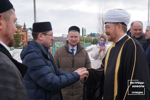Председатель ДУМ РФ Равиль хазрат Гайнутдин посетил мечеть в селе Пестрецы