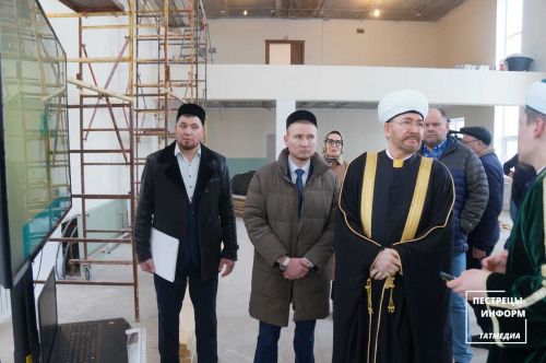 Председатель ДУМ РФ Равиль хазрат Гайнутдин посетил мечеть в селе Пестрецы