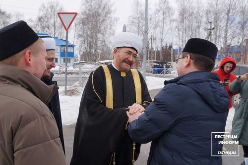 Председатель ДУМ РФ Равиль хазрат Гайнутдин посетил мечеть в селе Пестрецы