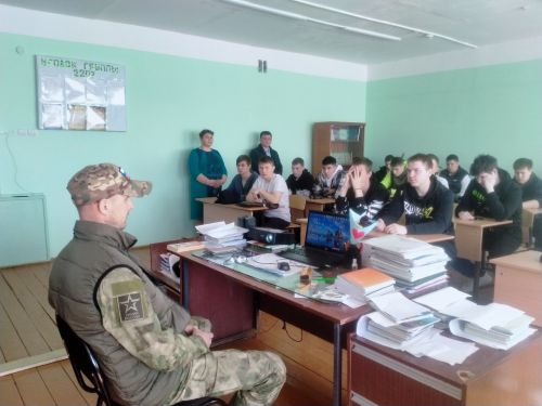 Пестречинские студенты встретились с участником СВО
