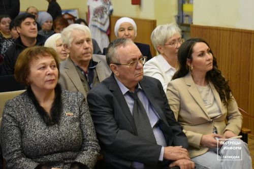 В селе Шали открыли мемориальную доску в память бывшего директора школы