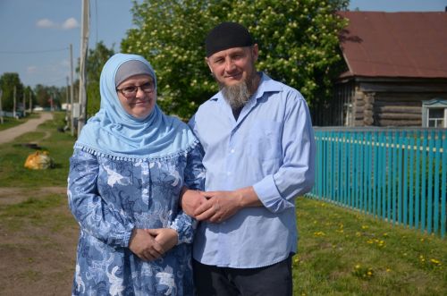 Супруги Габдрахимовы из села Отар-Дубровка отметили серебряную свадьбу