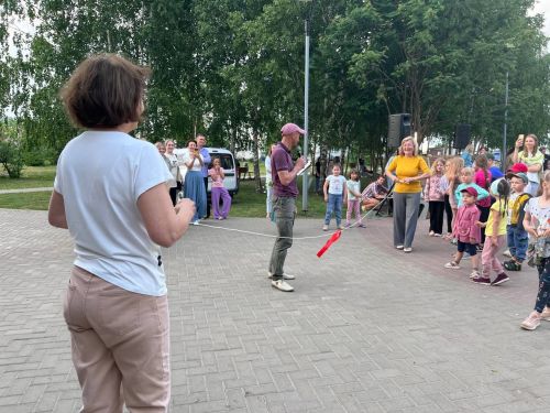 В Пестрецах провели праздник ко Дню соседей