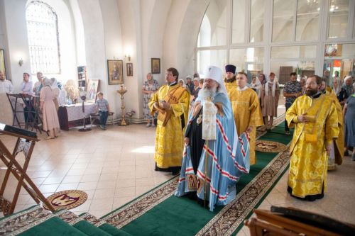 Татарстанский митрополит совершил литургию в храме Пестречинского района