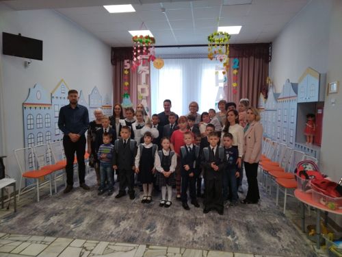 Пестречинским первоклассникам из приюта «Шатлык» подарили рюкзаки