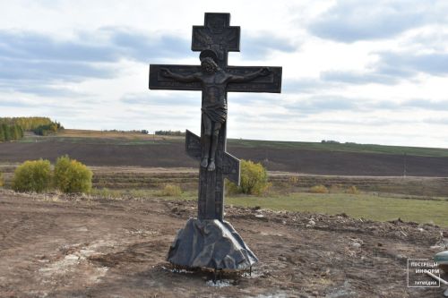 У старинного храма Пестречинского района установили поклонный крест