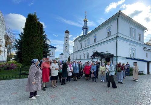 Пестречинские пенсионеры побывали на экскурсии в Раифском монастыре и Храме всех религий