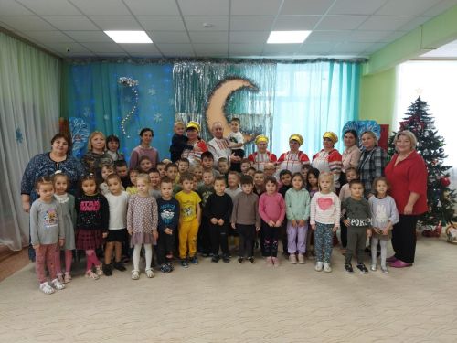 Пестречинский детский сад посетил районный фольклорный ансамбль