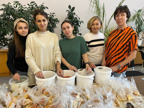 Пестречинские волонтеры готовят сухие супы для отправки в зону СВО