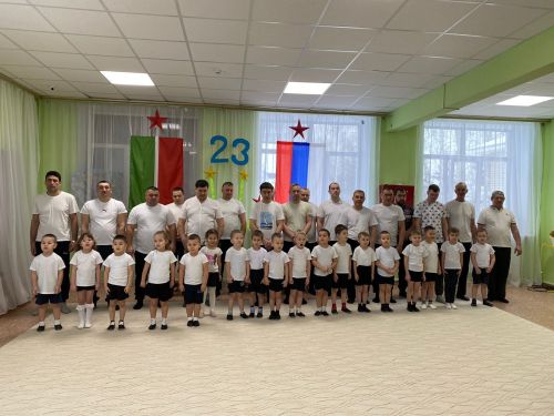 Пестречинские дошколята поздравили своих пап с Днем Защитника Отечества