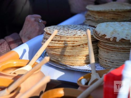 Диетолог назвала самые вредные начинки для блинов