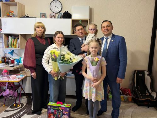 В Пестречинском районе поздравили с наступающим праздником семьи участников СВО