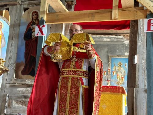 В старинном храме в деревне Люткино совершена первая в этом году Литургия