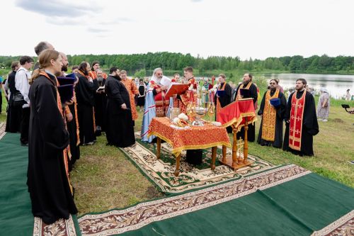 Митрополит Кирилл совершил закладку храма в деревне Званка