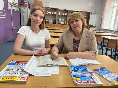 Питрәчле Элина Гайнуллова рус теленнән БДИны йөз баллга тапшырды
