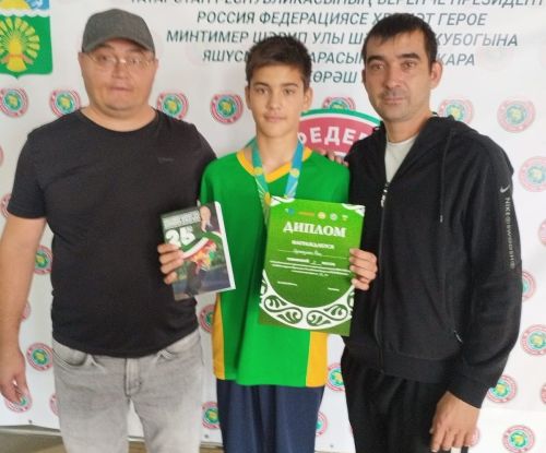 Пестречинец занял второе место в турнире по национальной борьбе