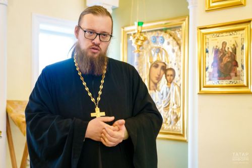 «Переосвящать ли дом, если в нем кто-то умер?»: батюшка об освящении жилья и автомобиля