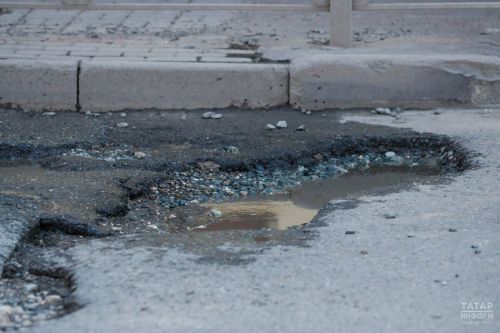 Адвокат объяснила, куда можно пожаловаться на ямы и плохую дорогу во дворе