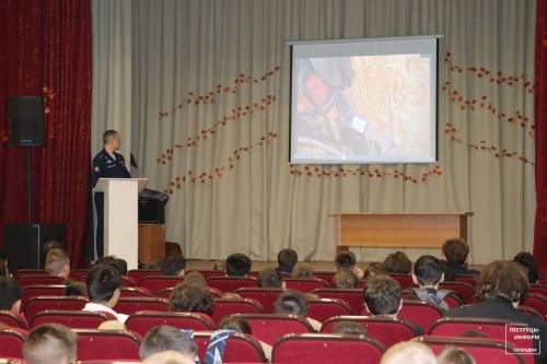 Пестречинские ученики встретились с выпускником легендарного училища