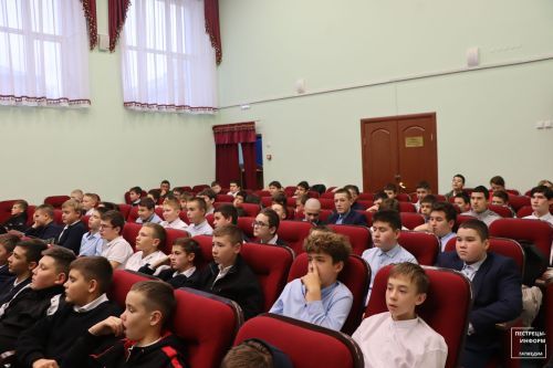 Пестречинские ученики встретились с выпускником легендарного училища