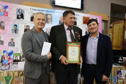 В Пестрецах представили выставку «Легенды спорта»