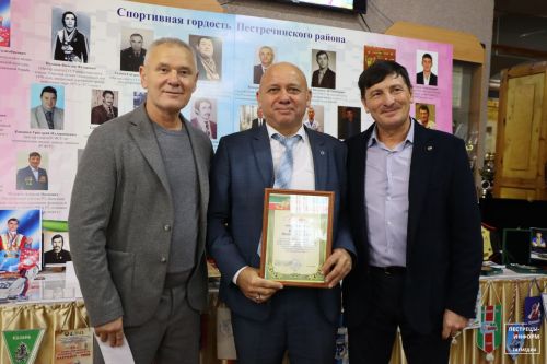 В Пестрецах представили выставку «Легенды спорта»