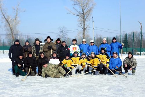 «Вымпел» выиграл турнир по хоккею в валенках в Шалях