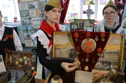 «Музей в чемодане»: как школьники Пестрецов сохраняют память о войне