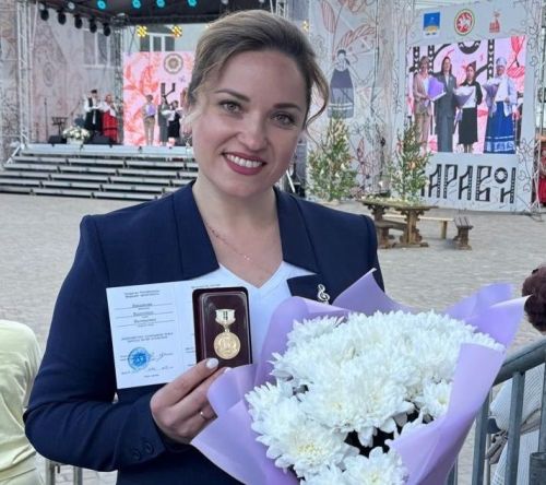 Питрәчле күкрәк билгесе белән бүләкләнде