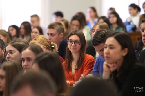 Татарстанда күп балалы гаиләләргә уку өчен түләүнең 30 процентын кайтару планлаштырыла