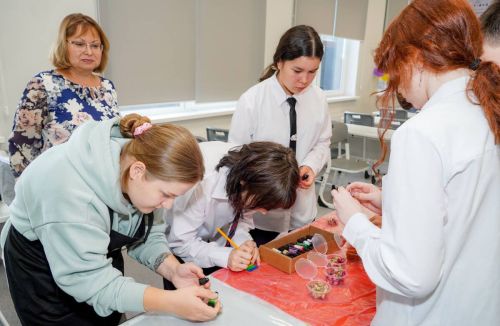 Питрәч укучылары укытучы һәм тәрбияче һөнәрен сынап карадылар
