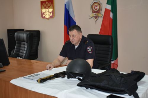Подполковник полиции встретился с пестречинскими школьниками