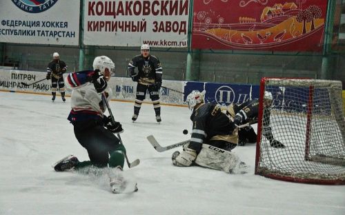 Хоккеисты «Пестрецы» вновь поделили очки с КАИ