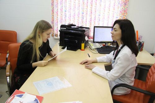 Минтруд напомнил, когда можно получить больничный после увольнения