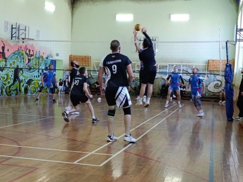 Стали известны финалисты чемпионата района по волейболу