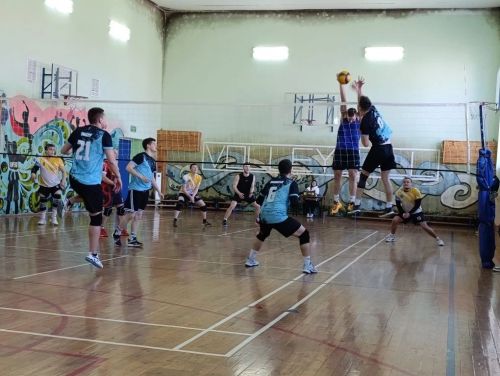 Стали известны финалисты чемпионата района по волейболу