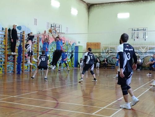 Стали известны финалисты чемпионата района по волейболу