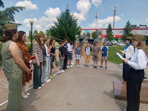 В Пестрецах школьники провели акцию памяти «Реквием» у Вечного огня