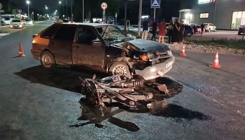 В Пестрецах столкнулись легковой автомобиль и питбайк